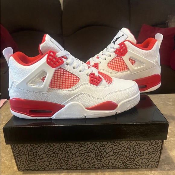 Alternate 89 Jordan 4